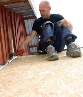 Byg selv udestue: Overgangen til husets facade sikres Byg selv udestue: Overgangen til husets facade sikres